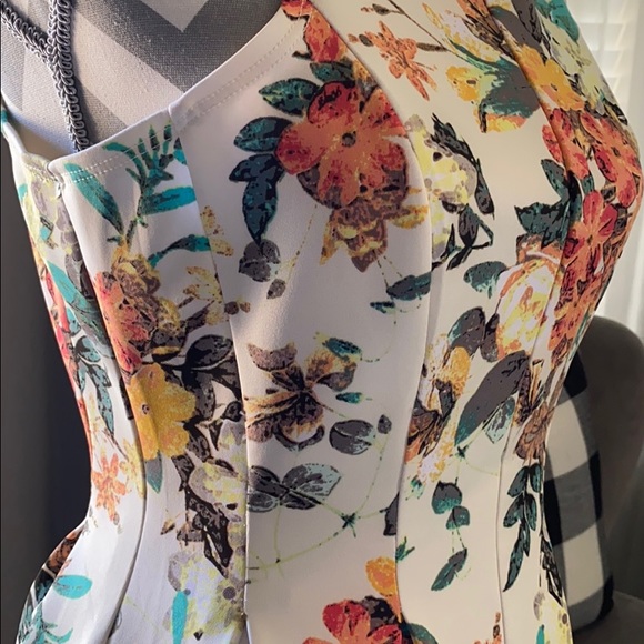 Floral pleated waist tank dress - Picture 4 of 5